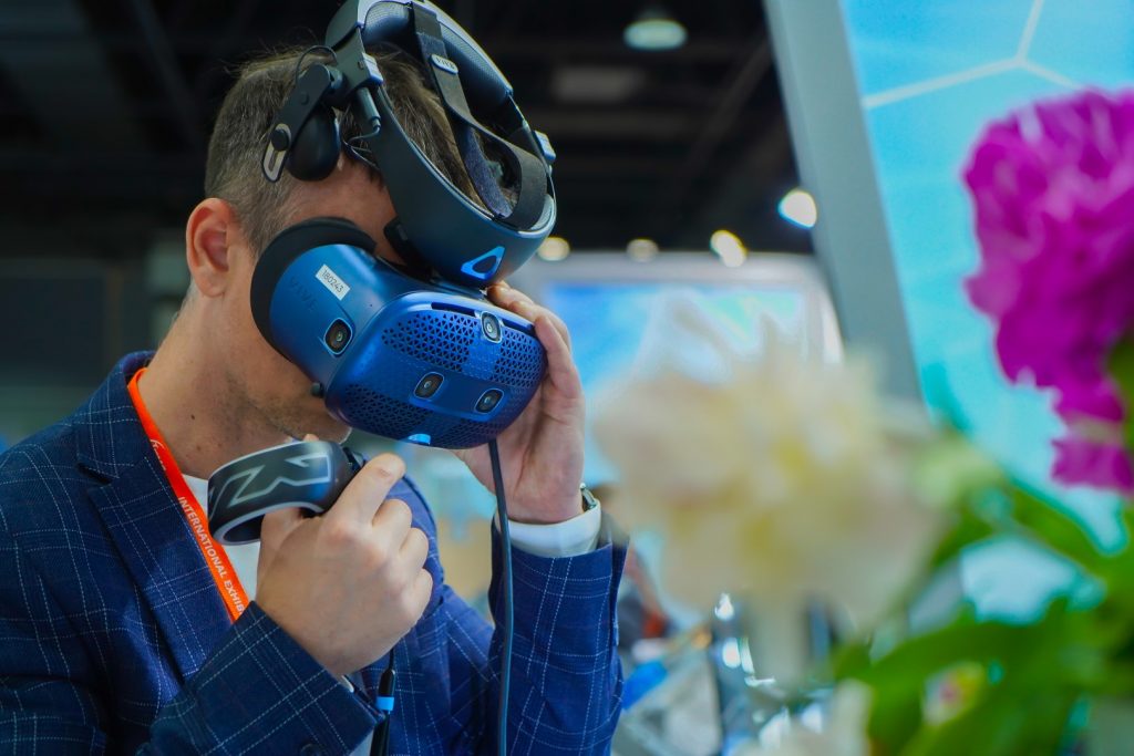 VR-тренажеры ИИР СамГМУ продемонстрировали на международной выставке в Казахстане