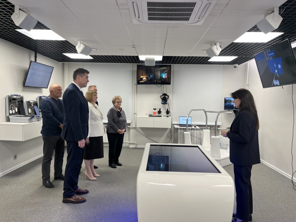 C VR-тренажером «Тактическая медицина. Базовый курс» ознакомились представители Минздрава Самарской области
