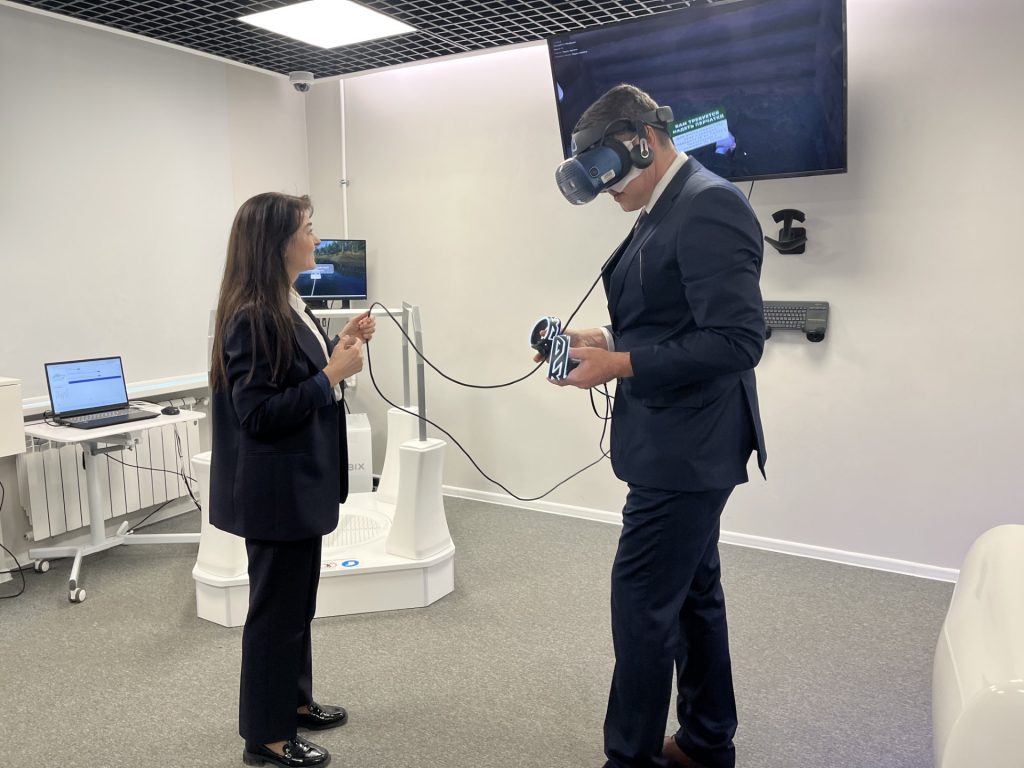 C VR-тренажером «Тактическая медицина. Базовый курс» ознакомились представители Минздрава Самарской области