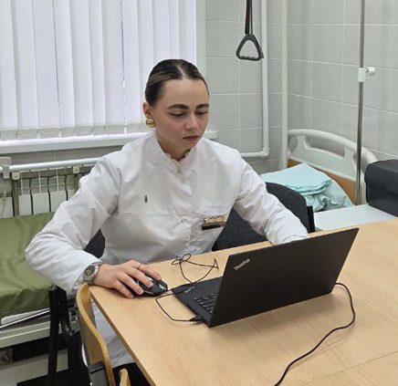 VR-тренажеры ИИР СамГМУ представили на научно-практической конференции в Алматы